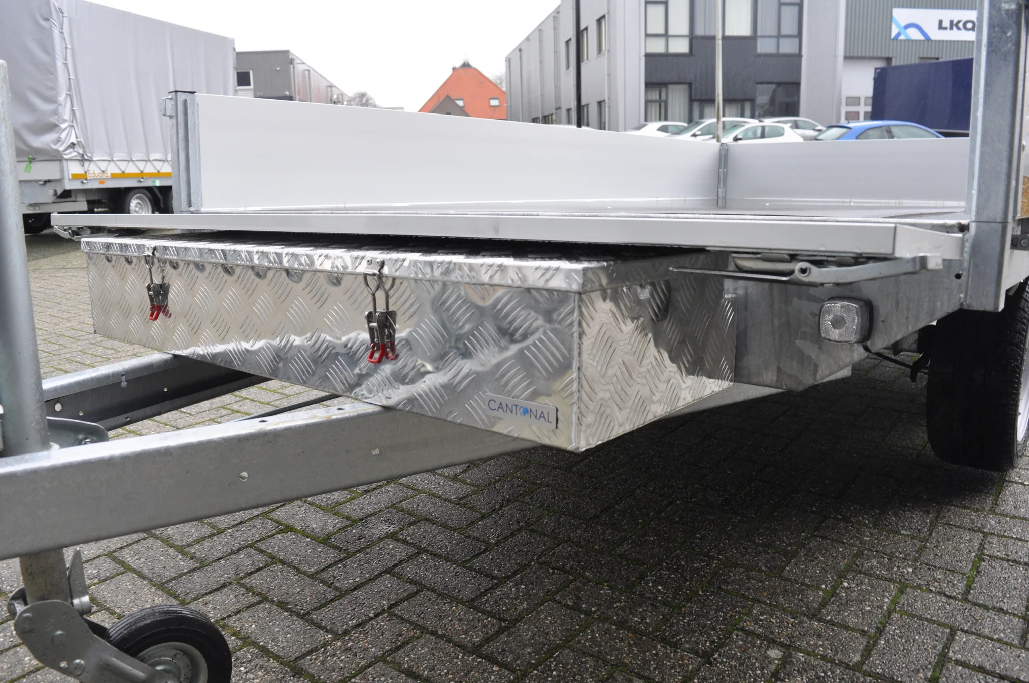 Aluminium Deichselbox 1200x380x195 mm - 2.5 mm Wandstärke - ideal für Plateauwagen und Autotransporter - wasser- und staubdicht - mit Spannverschluss - Image 8