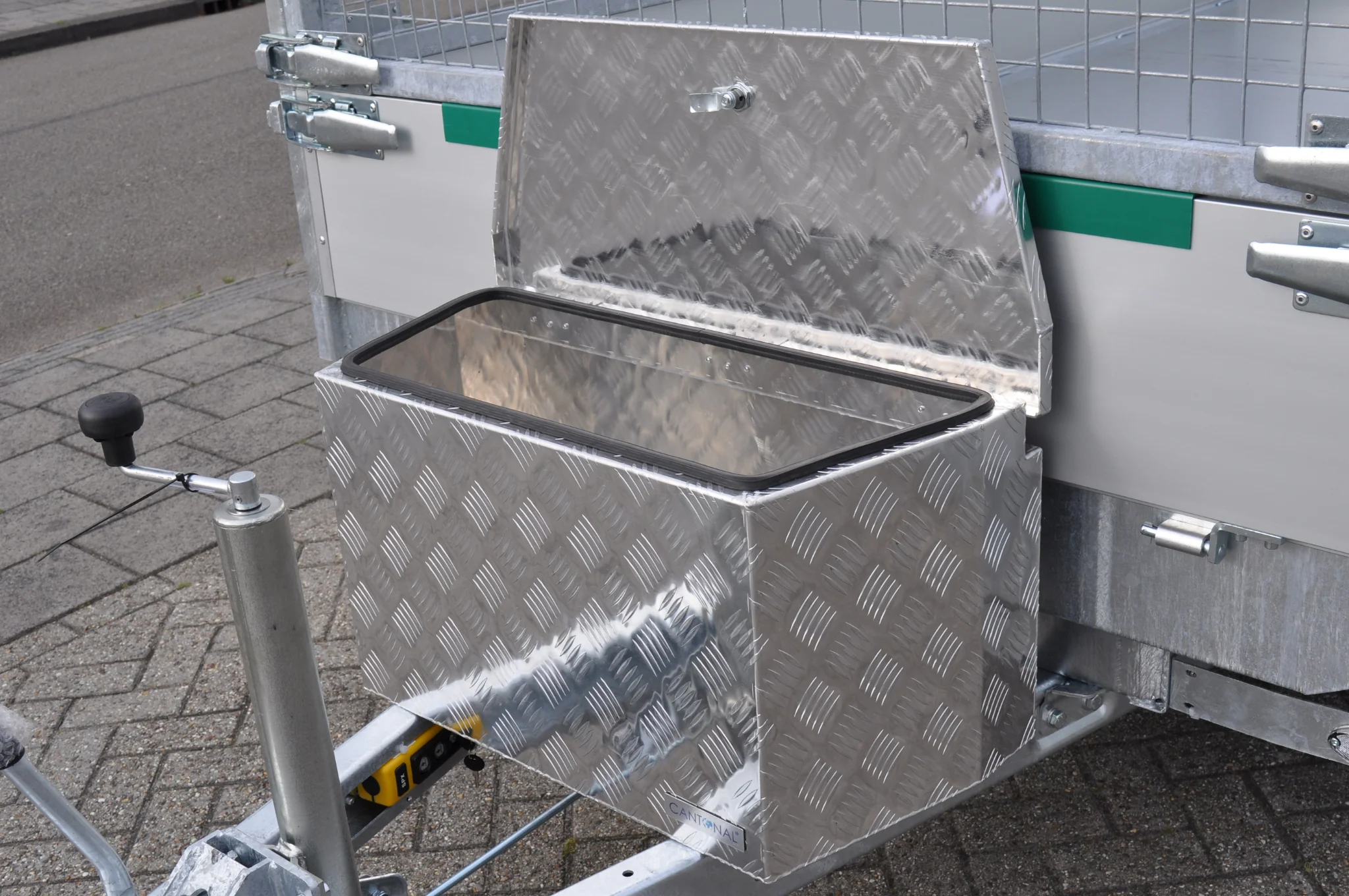 Aluminium Deichselbox aus Riffelblech 760x380x400 mm - Image 4