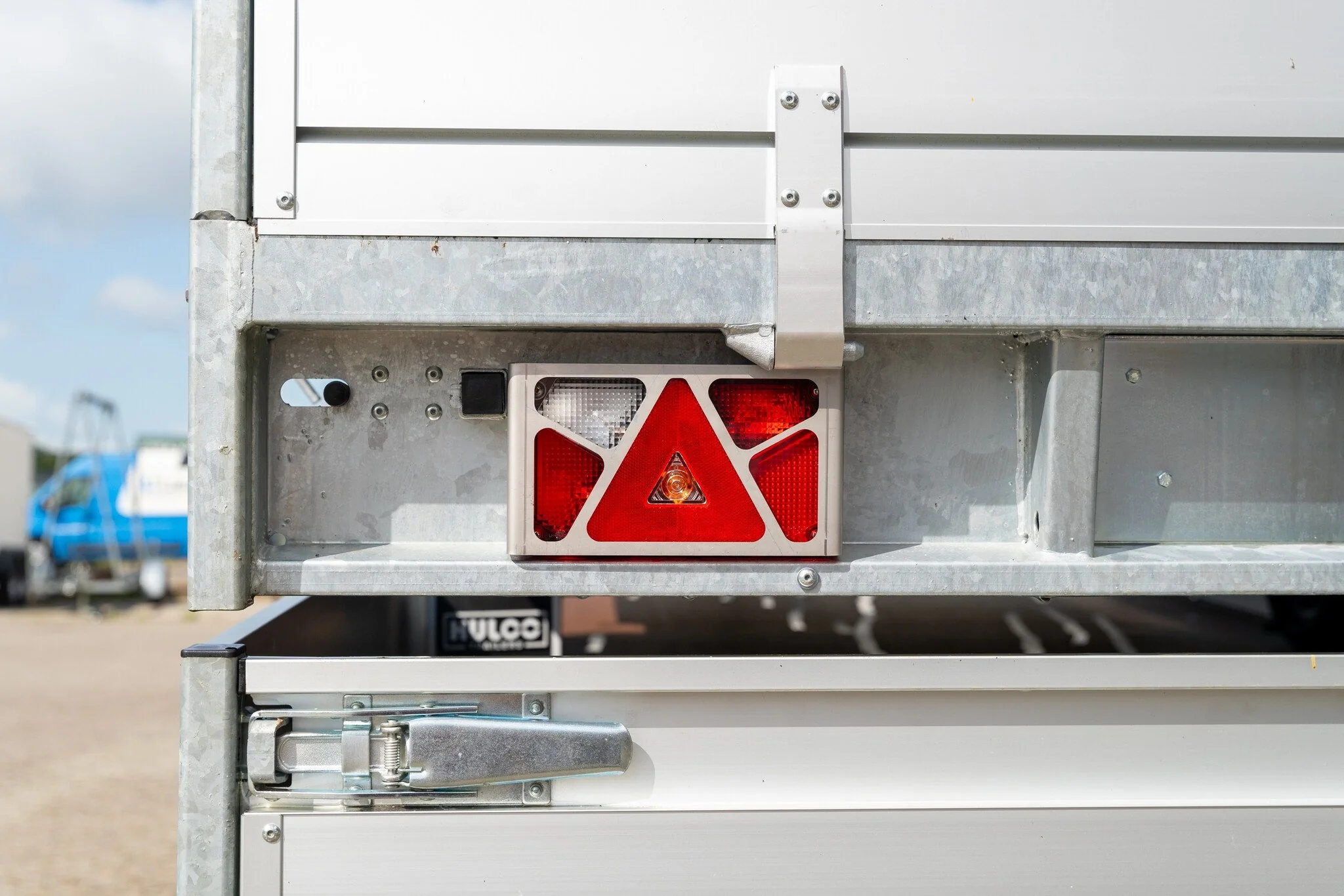 Beleuchtungsset - Aspöck Multipoint 5 - 13-polig – inkl. Edelstahl-Schutzgitter - Image 5