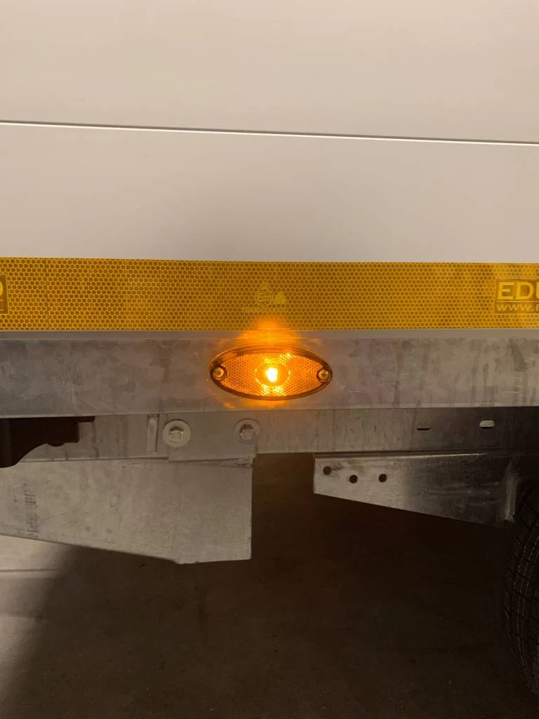 Aspöck Flatpoint 2 - orange/gelbe Begrenzungsleuchte - Steckeranschluss - LED - Image 6