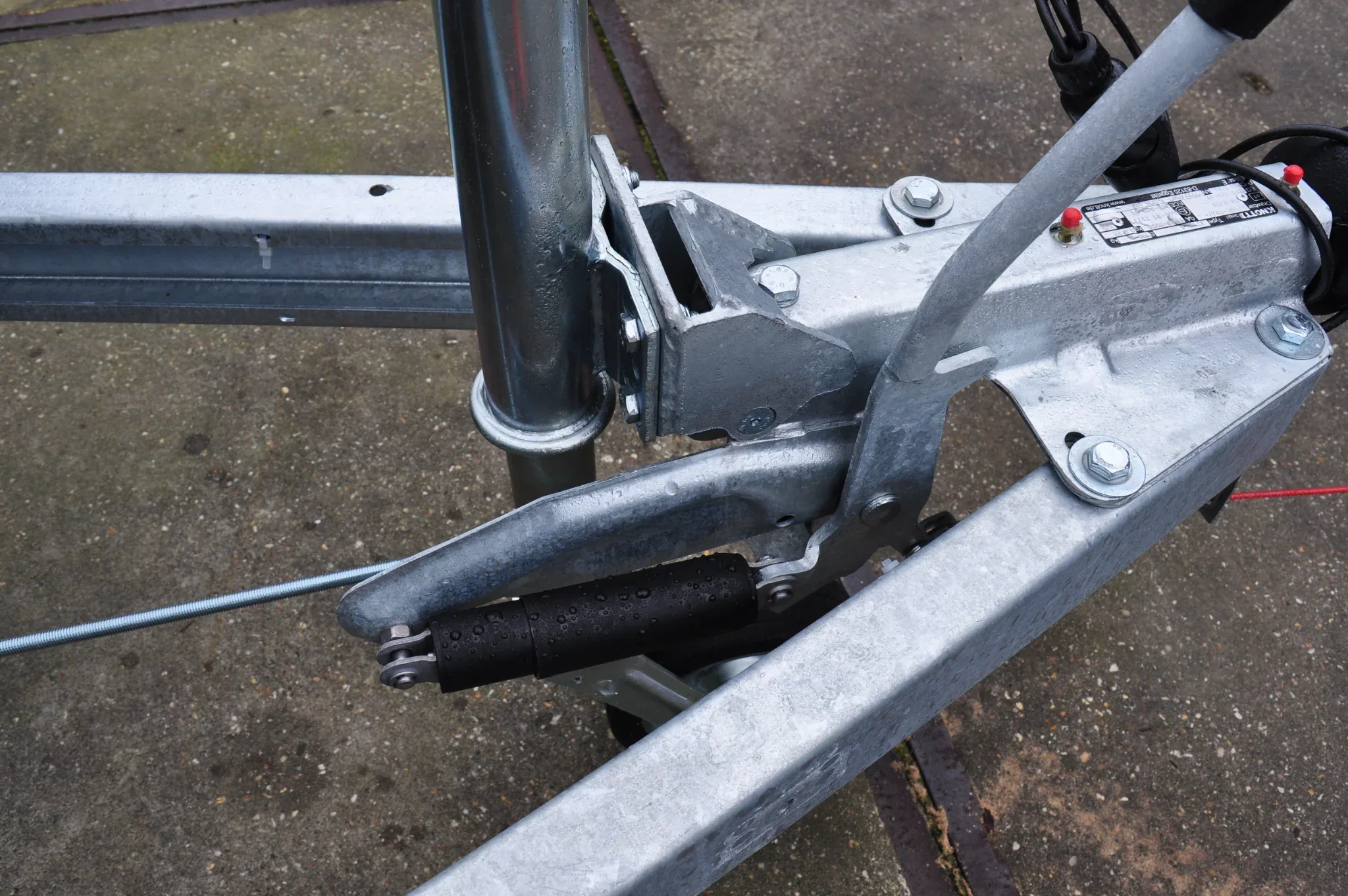 Knott Auflaufeinrichtung für Anhänger - KF20 - maximale Anhängelast: 2000 kg - V-Deichselanschluss - inkl. Stützrad-Konsole - Image 8