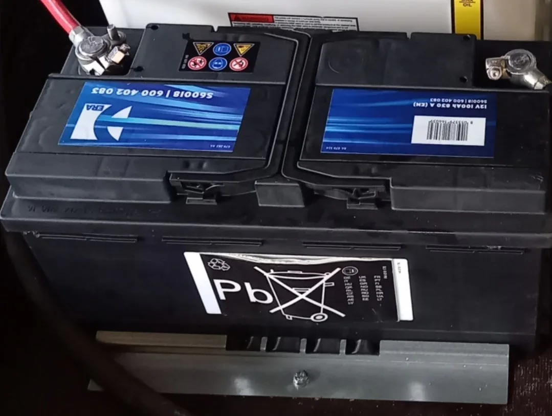 Leiste für die Batteriebefestigung am 3-Seiten-Kipper - Image 2