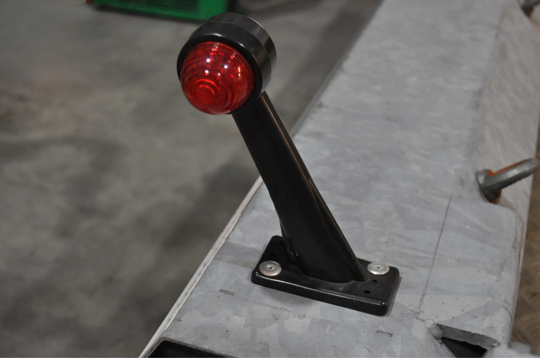 Begrenzungsleuchte Rot/Weiß Licht 19 cm lang in schrägem Winkel - 2 Stück - links und rechts  - LED - Image 12