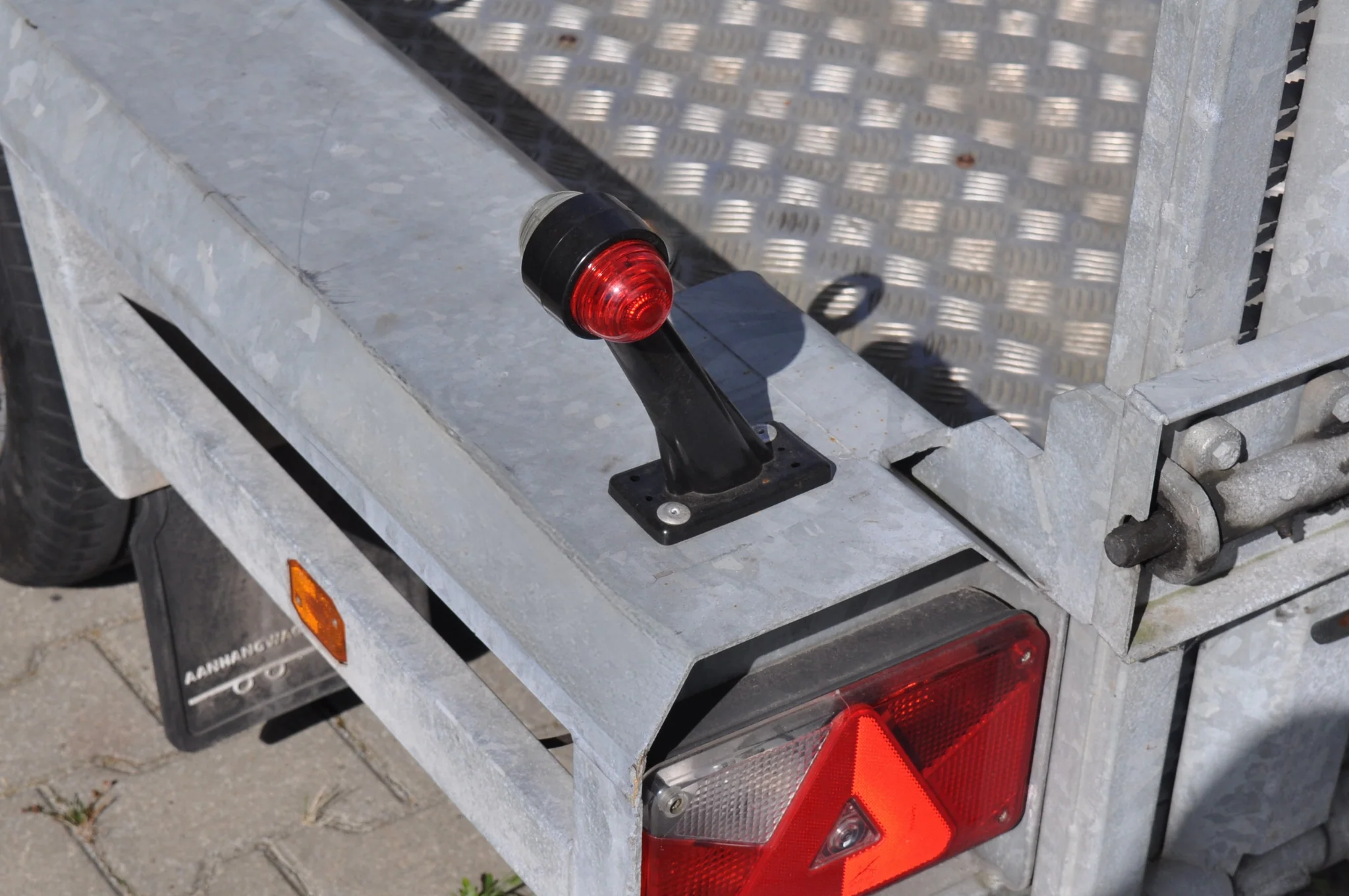 Begrenzungsleuchte Rot/Weiß Licht 19 cm lang in schrägem Winkel - 2 Stück - links und rechts  - LED - Image 4