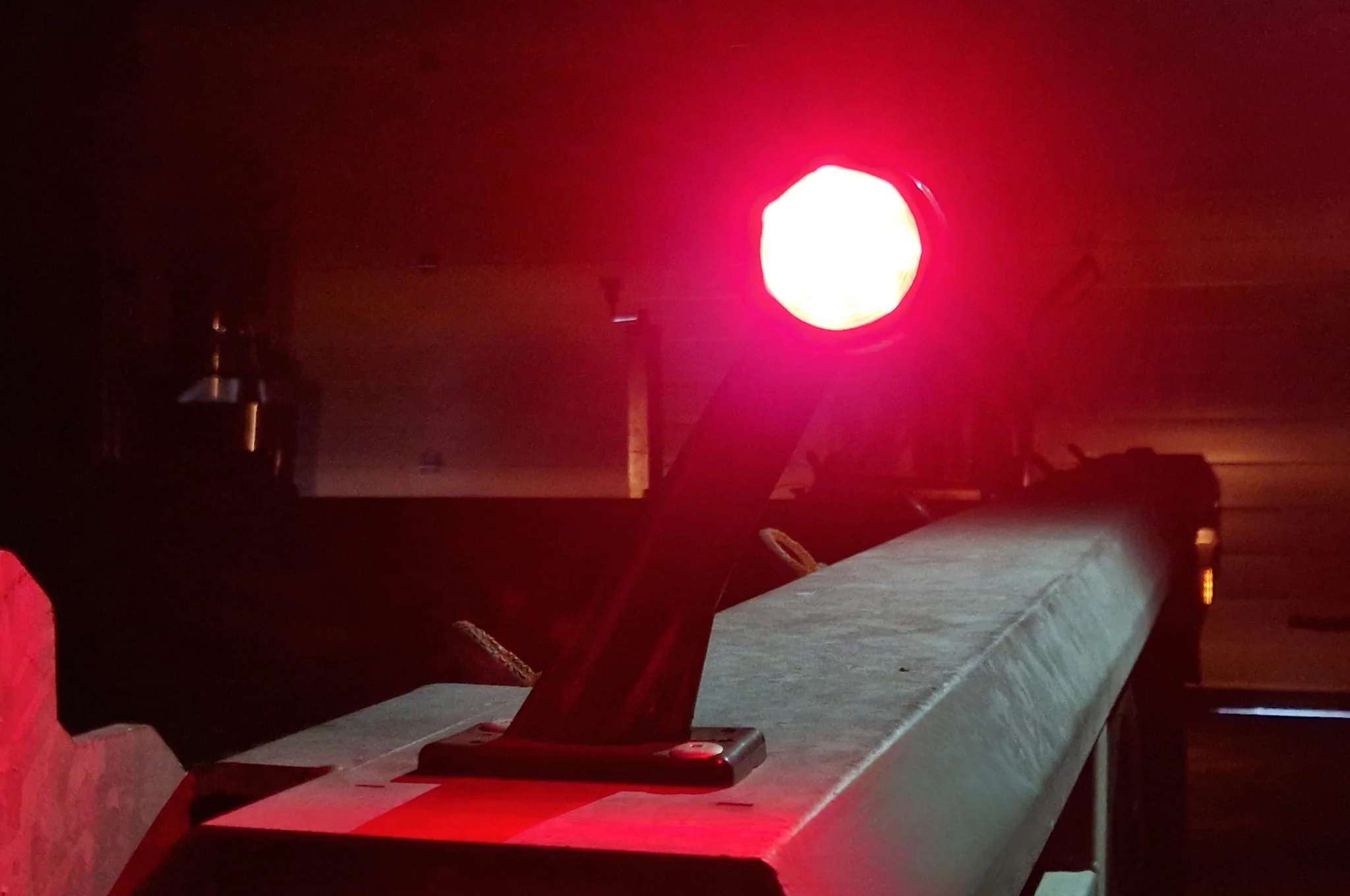Begrenzungsleuchte Rot/Weiß Licht 19 cm lang in schrägem Winkel - 2 Stück - links und rechts  - LED - Image 7