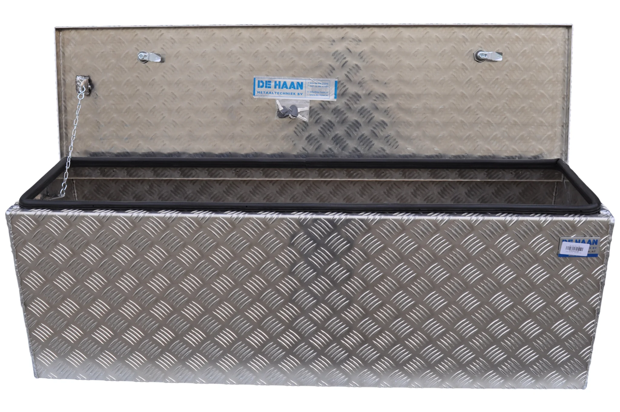 DE HAAN BOX HUW - 1140x340x400 mm Aluminium Riffelblech Deichselbox - mit Butterfly-Schloss - Image 4