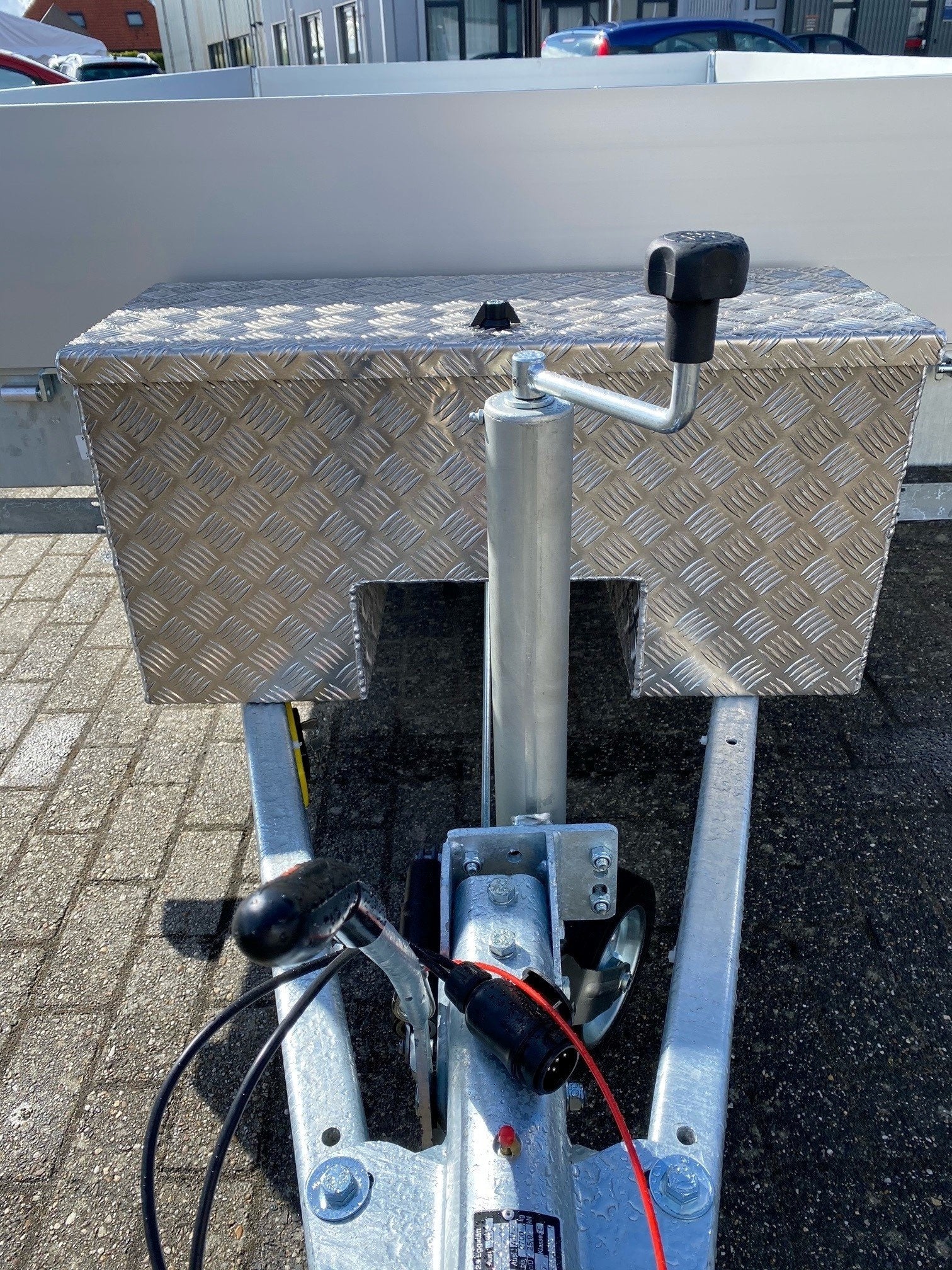 DE HAAN BOX IN - 800x350x400 mm - Aluminium-Riffelblech-Deichselbox - ausgestattet mit Butterfly-Schloss - Image 8