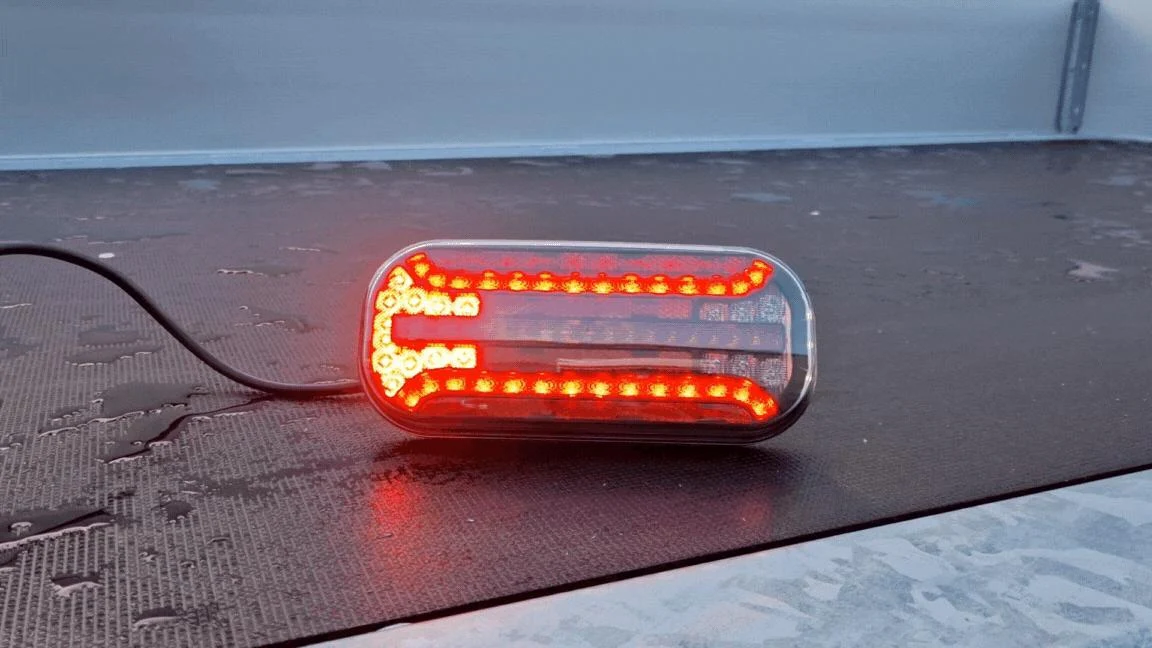 Anhänger Rückleuchte - Fristom FT-230 LED - links - 215x95x38 mm - mit dynamischem Blinker - inklusive Nebelschlussleuchte - Image 4