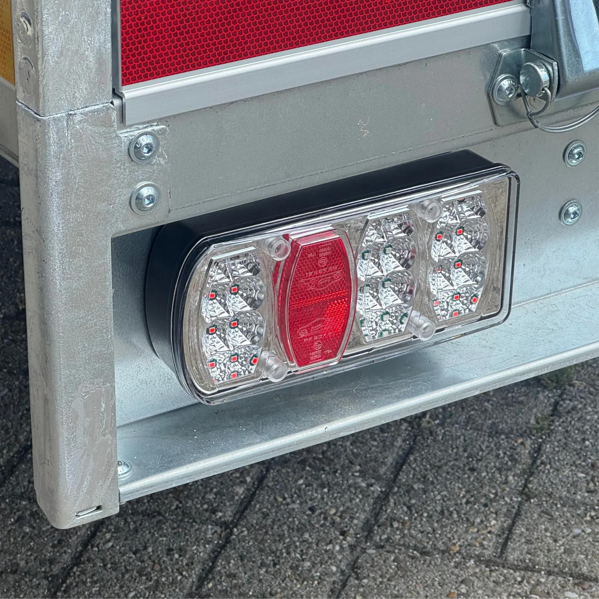 LED Beleuchtungsset - Cantonal - 6 Meter – 13-polig - Plug-&-Play - Image 6