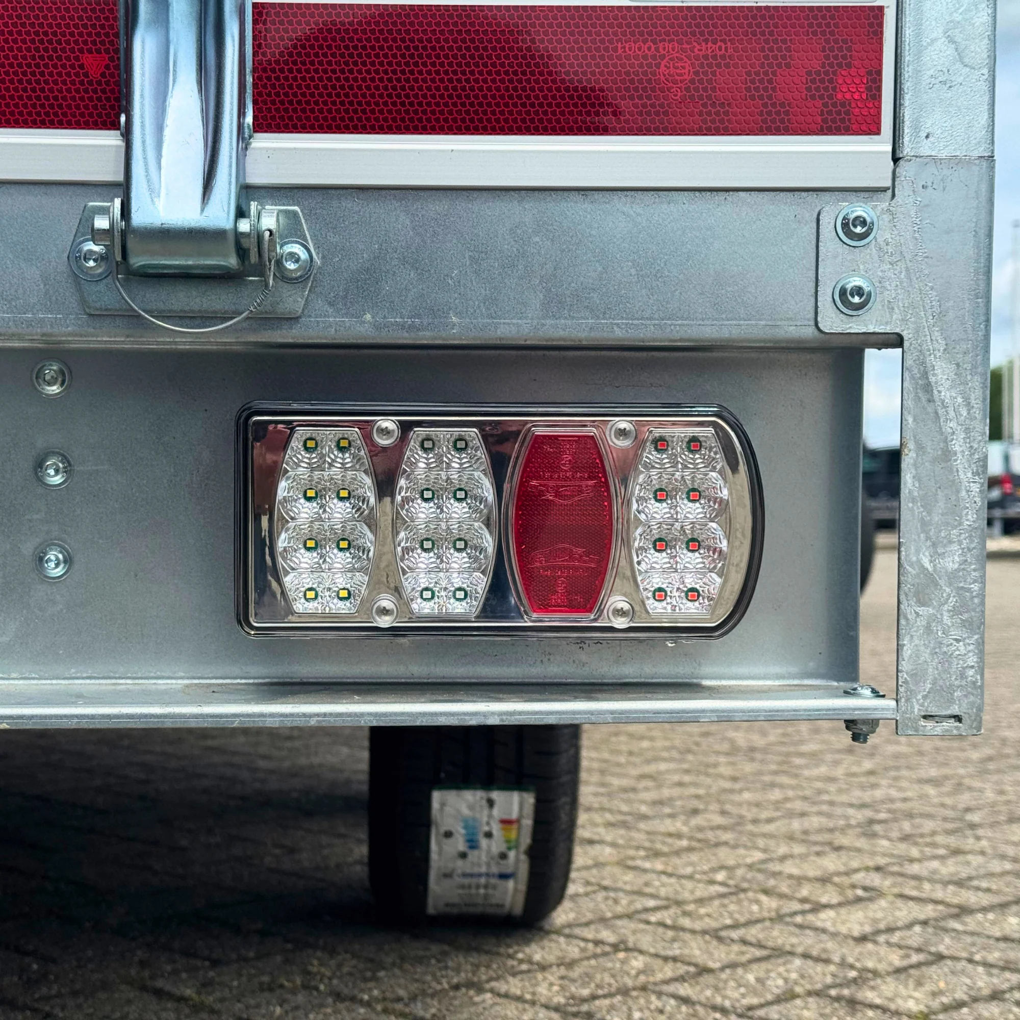 LED Beleuchtungsset - Cantonal - 6 Meter – 13-polig - Plug-&-Play - Image 8