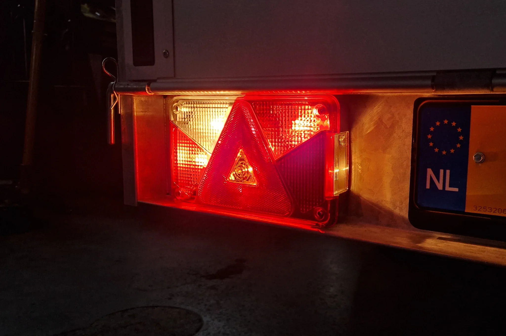 Anhänger Rückleuchte - Aspöck Multipoint 5 - links - 5-poliger Bajonettanschluss - inklusive Nebelschlussleuchte - Image 4