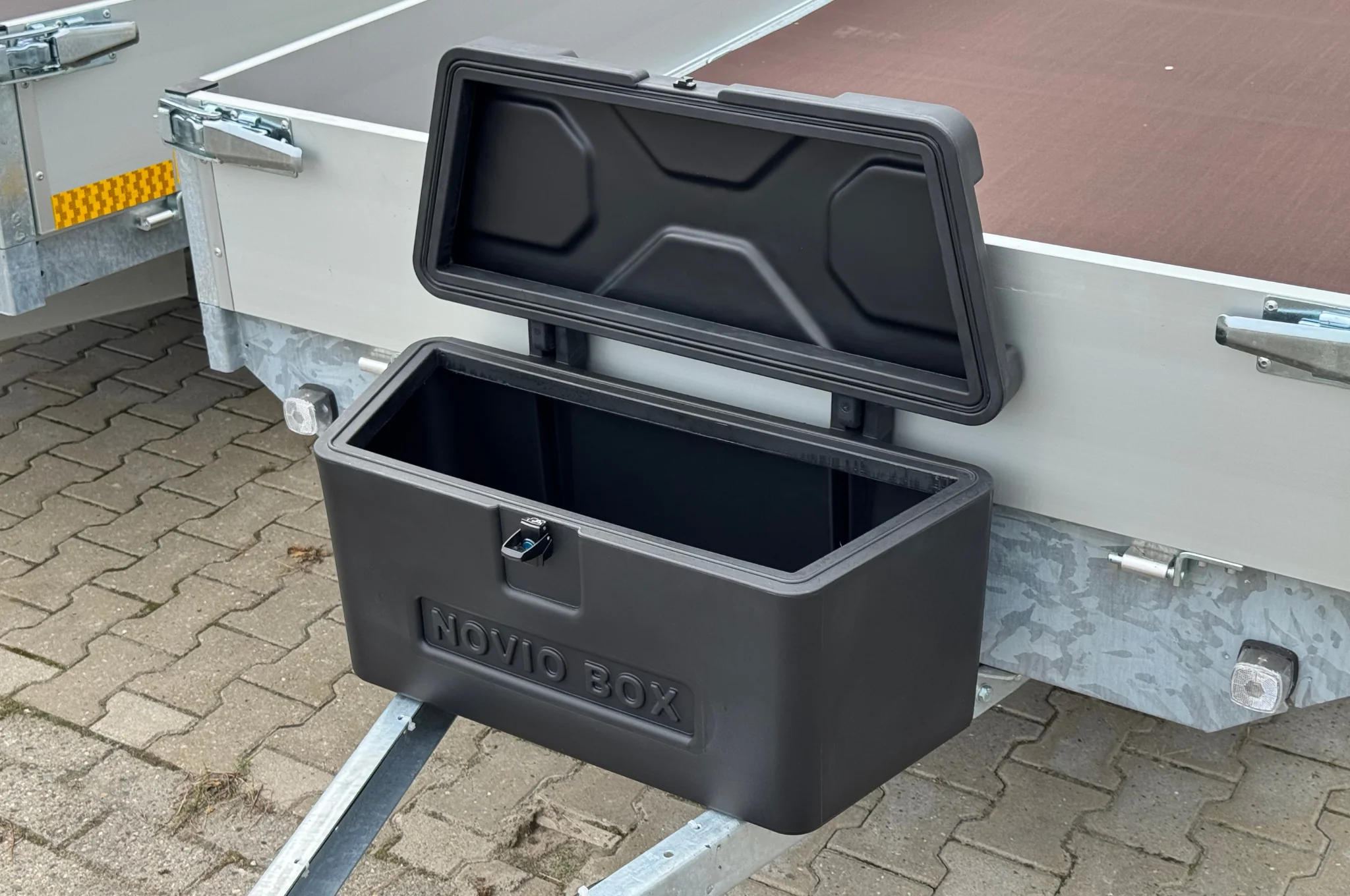 Novio Staubox mit integriertem Schloss - 770x355x370 mm - Image 4