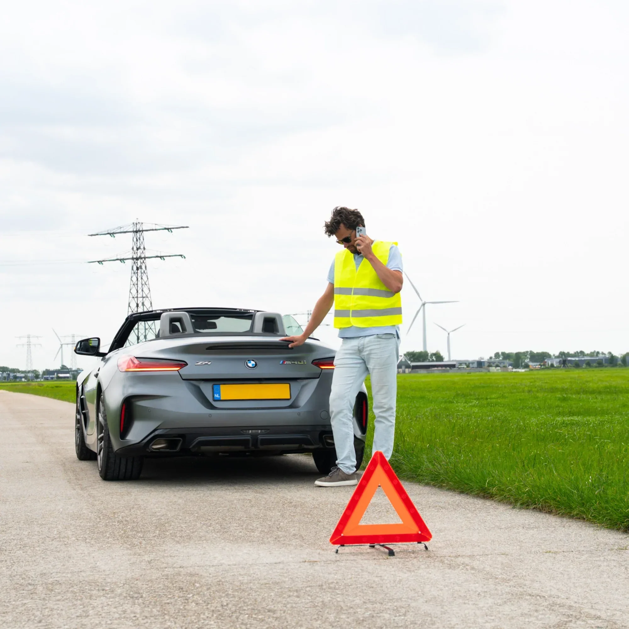 SicherheitsPaket – inkl. 2x Warnweste & Warndreieck - Image 3