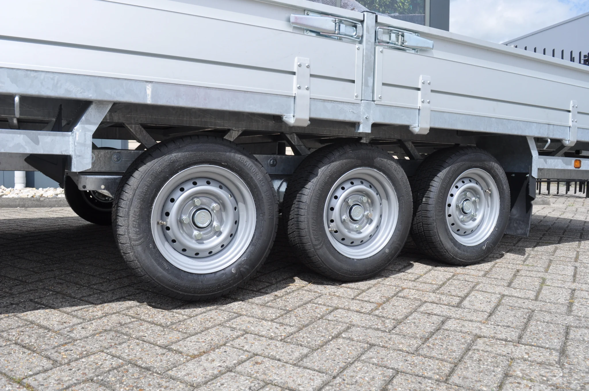Komplettrad Anhänger - 185/60R12C - Lochkreis: 5x112 - Tragfähigkeit: 900 kg - Nabendurchmesser: 67 mm - Image 4
