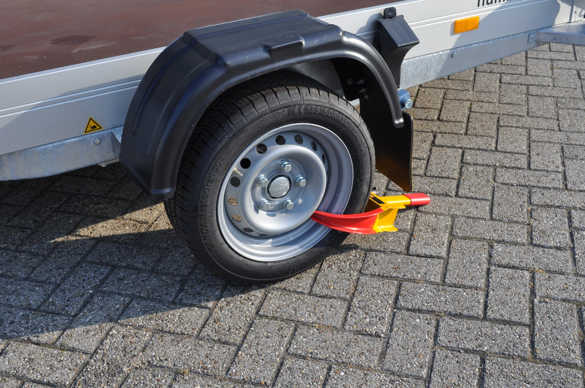 Universelle verstellbare Radkralle/Parkkralle mit zwei Schlüsseln – geeignet für Auto, Anhänger & Wohnwagen - Image 2