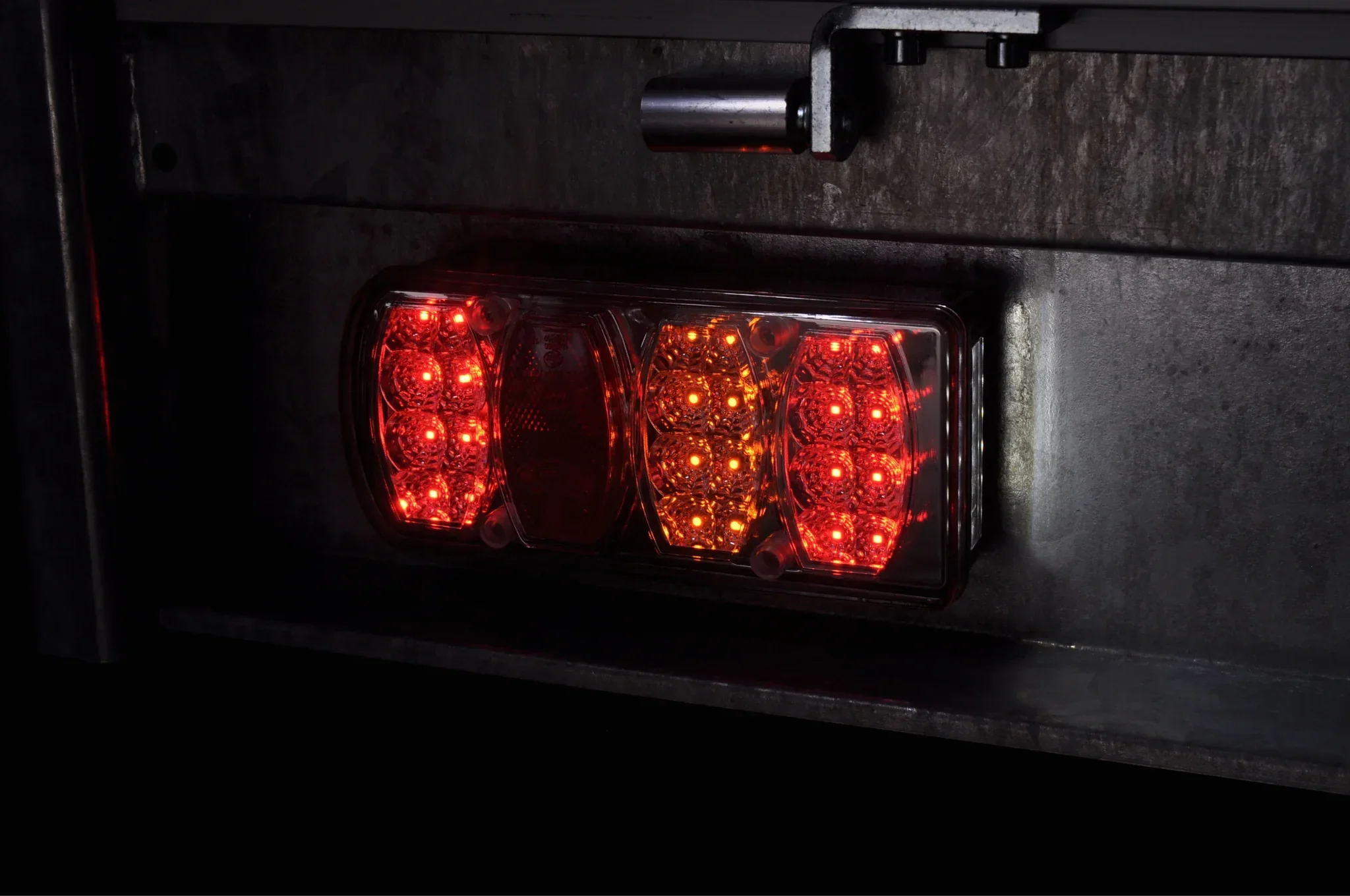 Anhänger Rückleuchte - Cantonal LED - links - 228x100x53 mm - 5-poliger Bajonettanschluss - Image 2