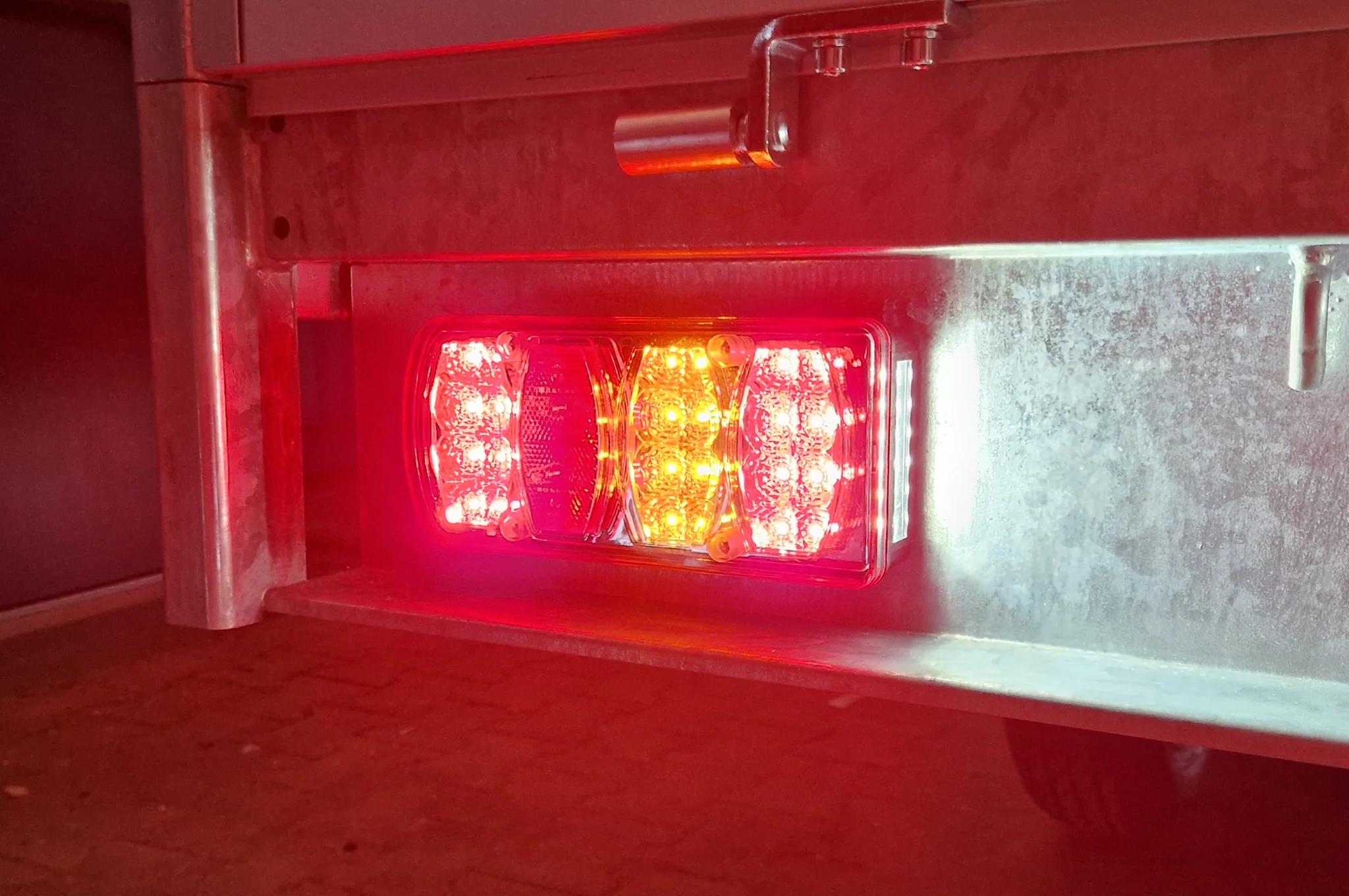 Anhänger Rückleuchte - Cantonal LED - links - 228x100x53 mm - 5-poliger Bajonettanschluss - Image 7