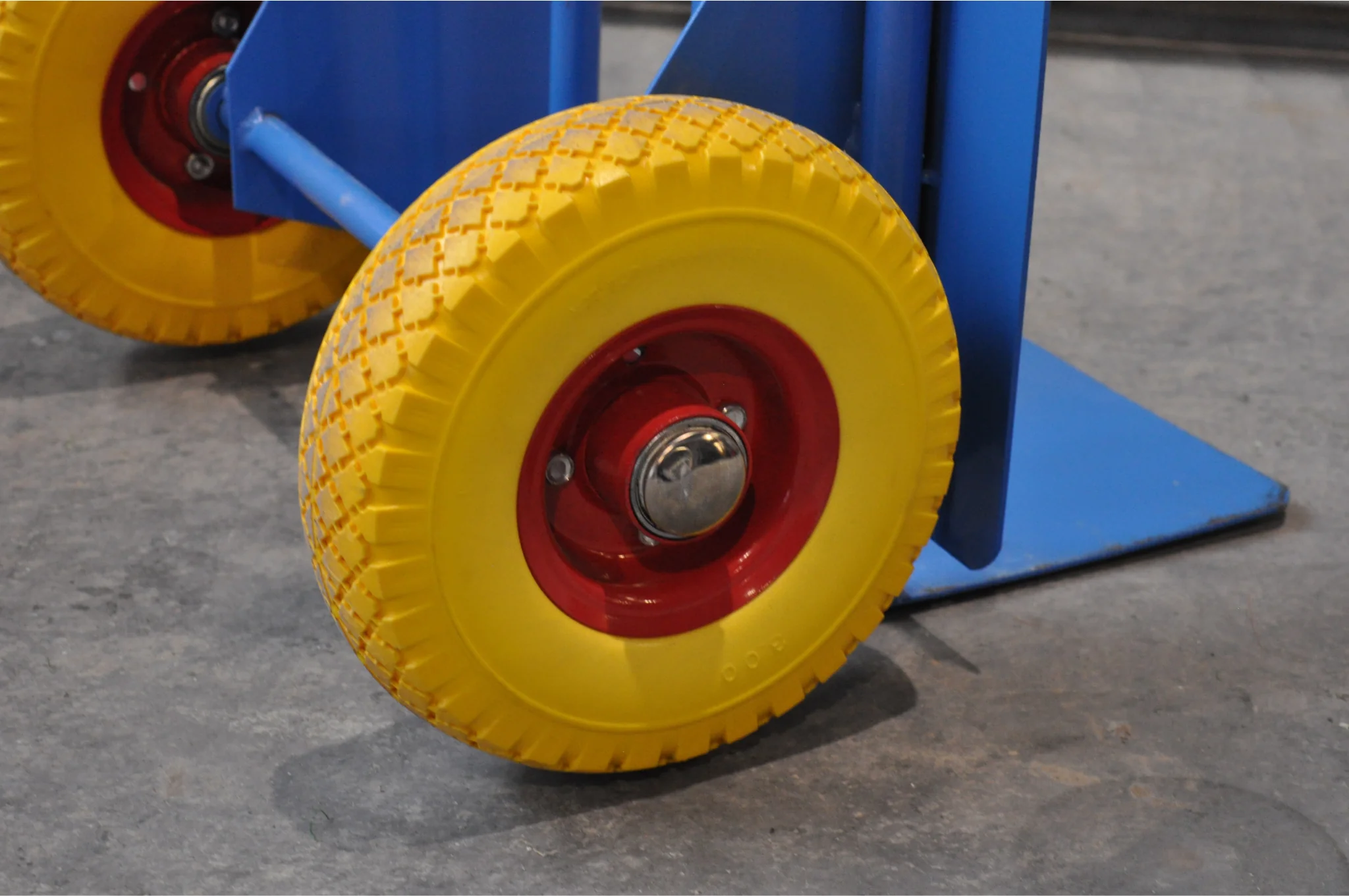 Sackkarrenrad - 3.00-4 - pannensicher Vollgummireifen und Stahlfelge - maximale Tragfähigkeit: 100 kg - Achsloch-/ Nabendurchmesser: 20 mm - inklusive Kugellager - Image 4