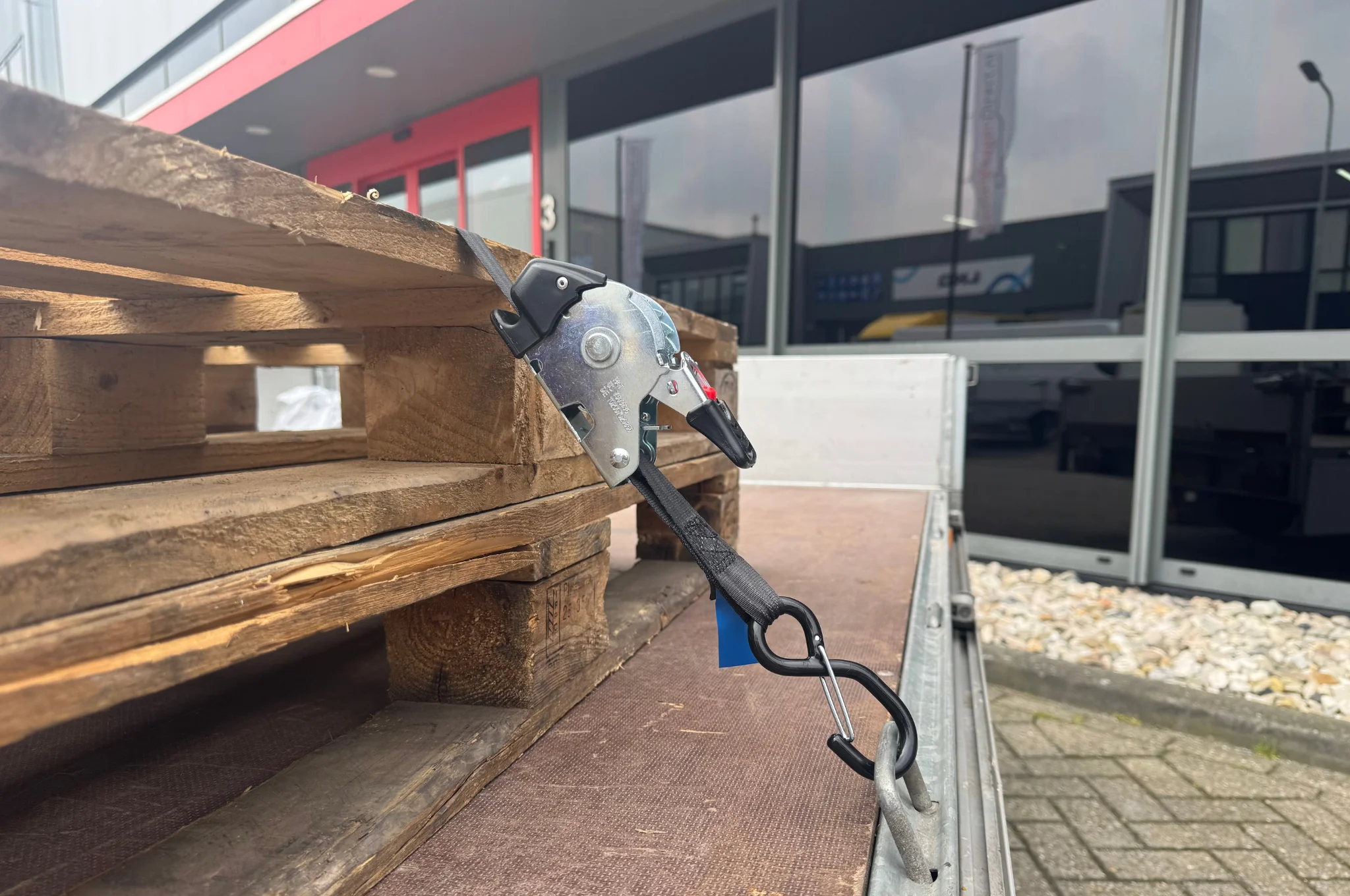 2 Stück Spanngurte automatisch - 300x2,5 cm - Bruchlast 600 kg - inkl. S-Haken und Sicherungsfeder - Image 6