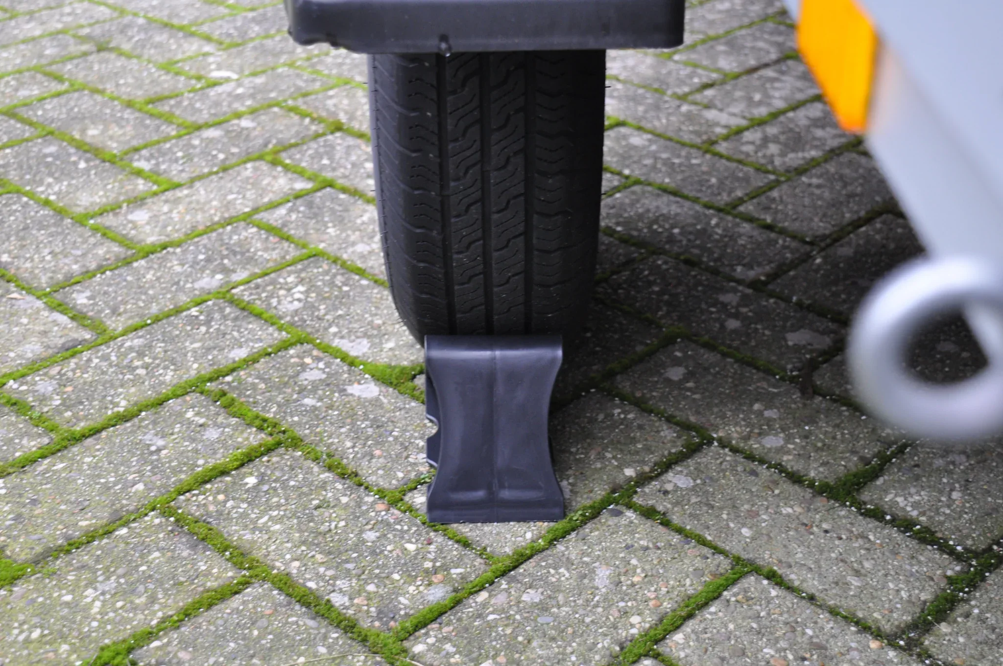Unterlegkeil Kunststoff (schwarz) mit Halterung - Image 6